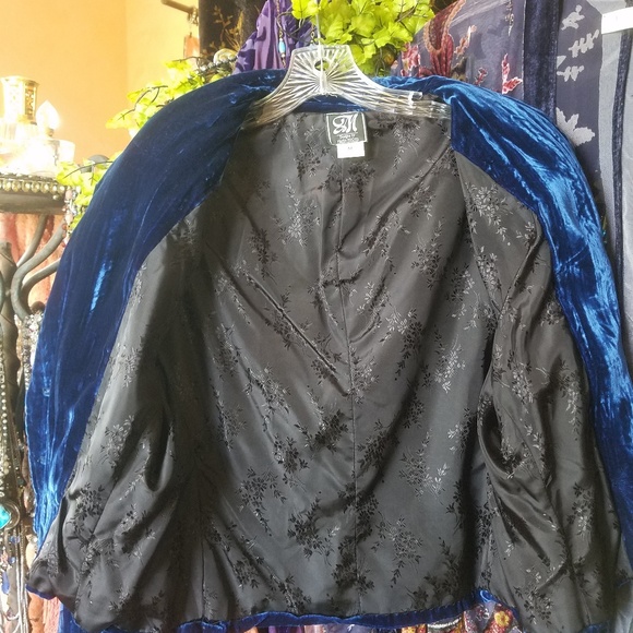 Martin McCrea Velvet Jacket and Shirt - Picture 4 of 6